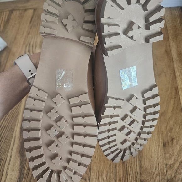 Men's Tan Loafers - Picture 8 of 10